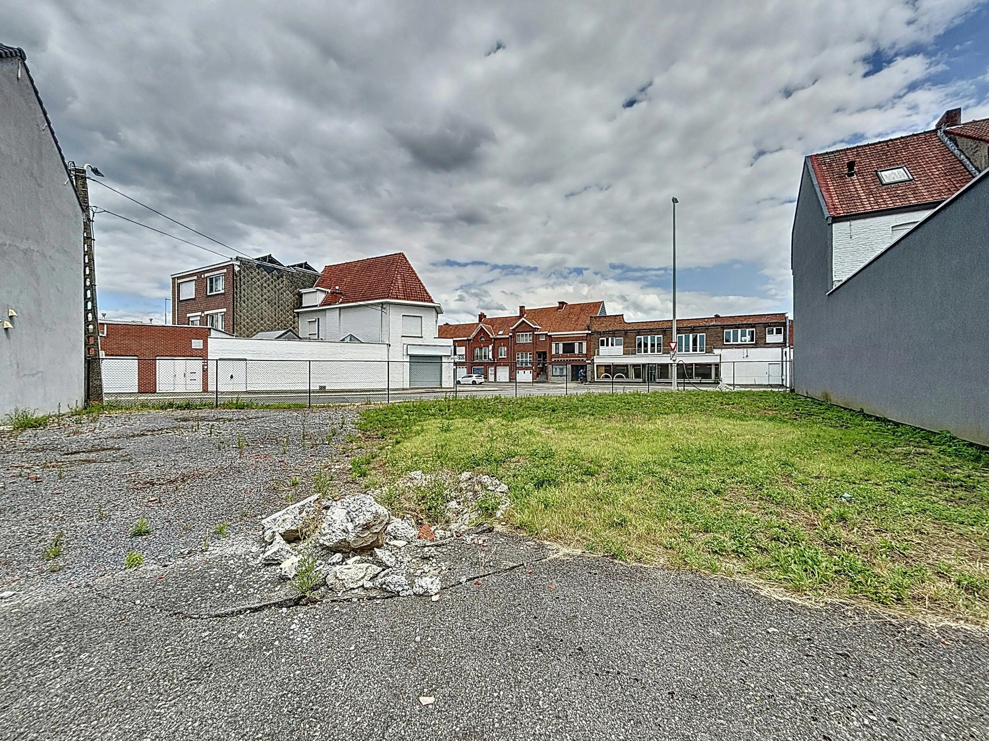 Centraal gelegen bouwgrond te koop in Kortrijk foto 3