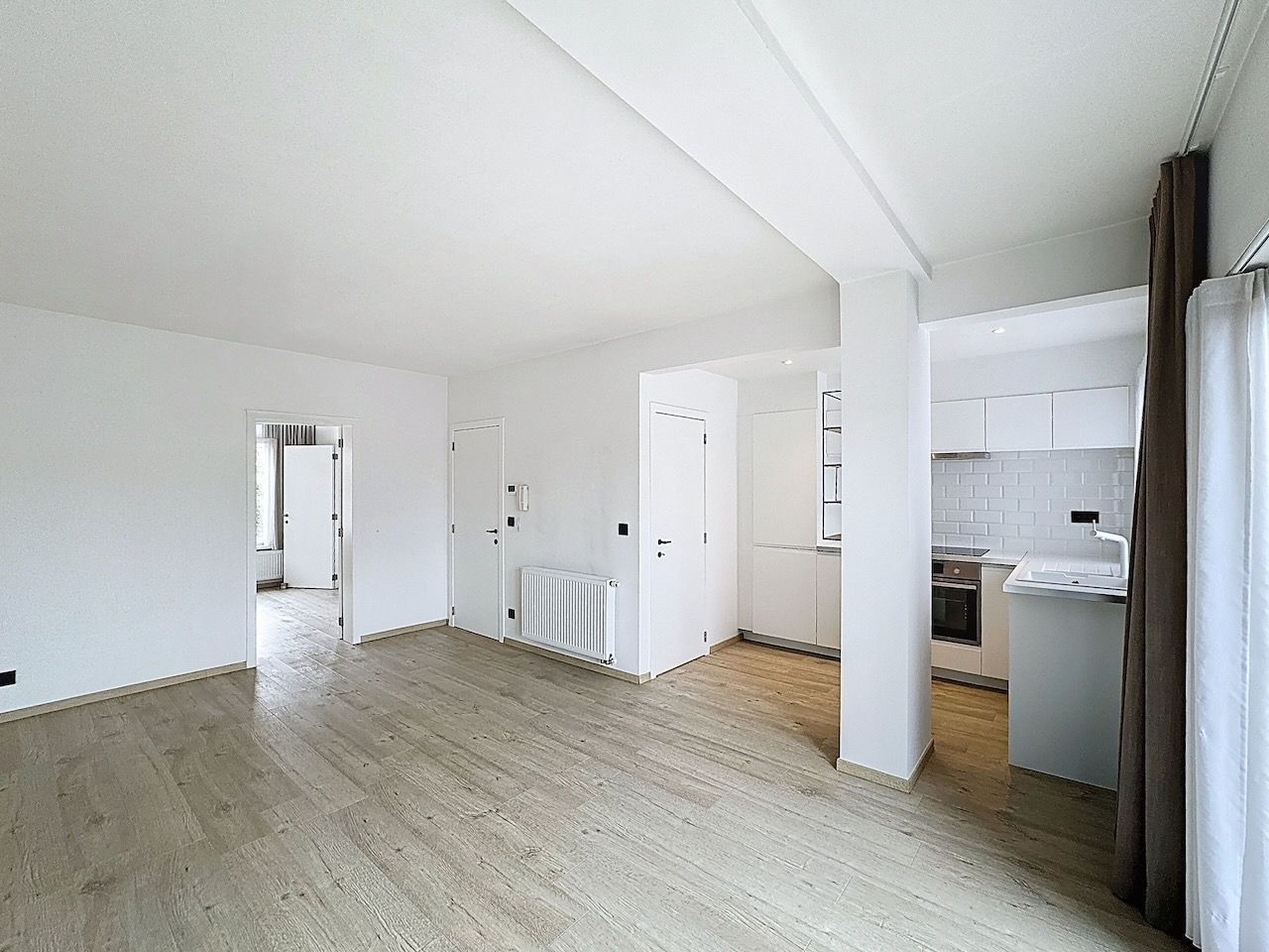 Lichtrijk één slaapkamer appartement met uitzonderlijk ruim west gericht terras. foto 7