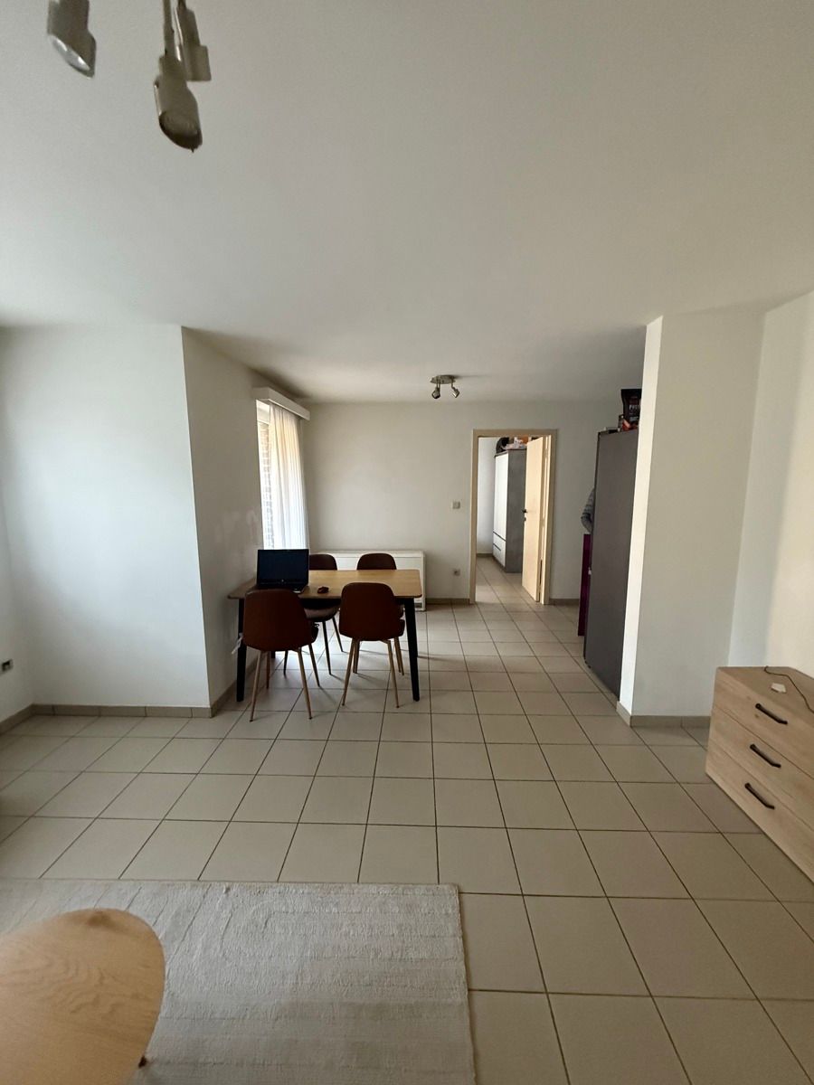 Comfortabel appartement op 1e verdieping vlak bij centrum Genk foto 4
