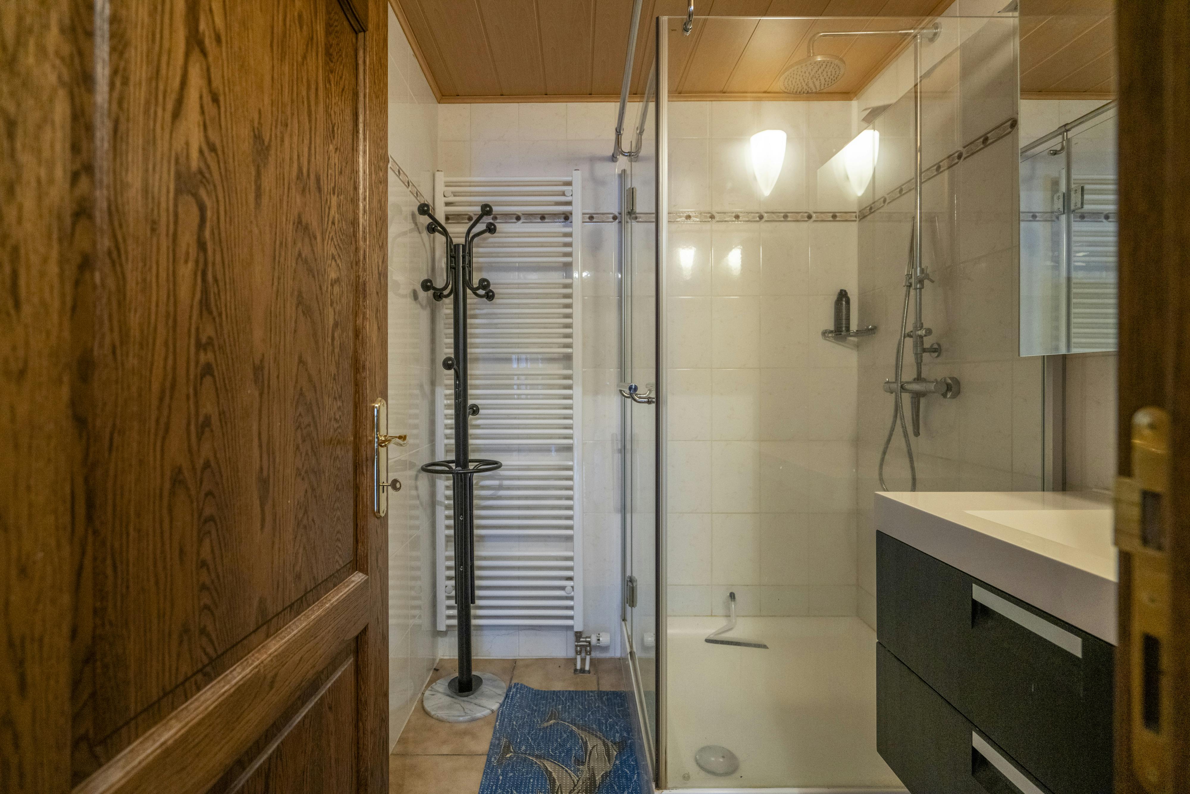 Instapklaar appartement te koop met 2 slaapkamers in Harelbeke foto 8