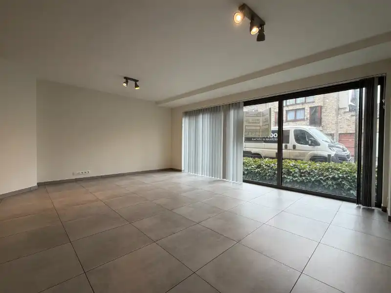 Gelijkvloers appartement met terras en tuintje op een uitstekende locatie in het centrum van het charmante Veurne! foto 3