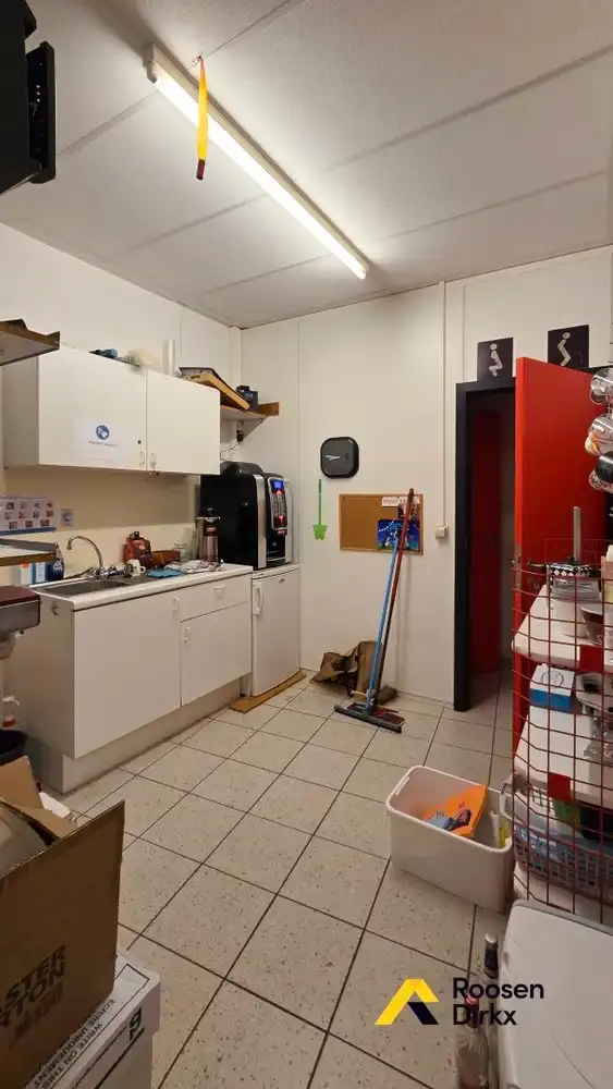 Handelspand met 254m² met hoge zichtbaarheid en unieke ligging in hartje Bree foto 15