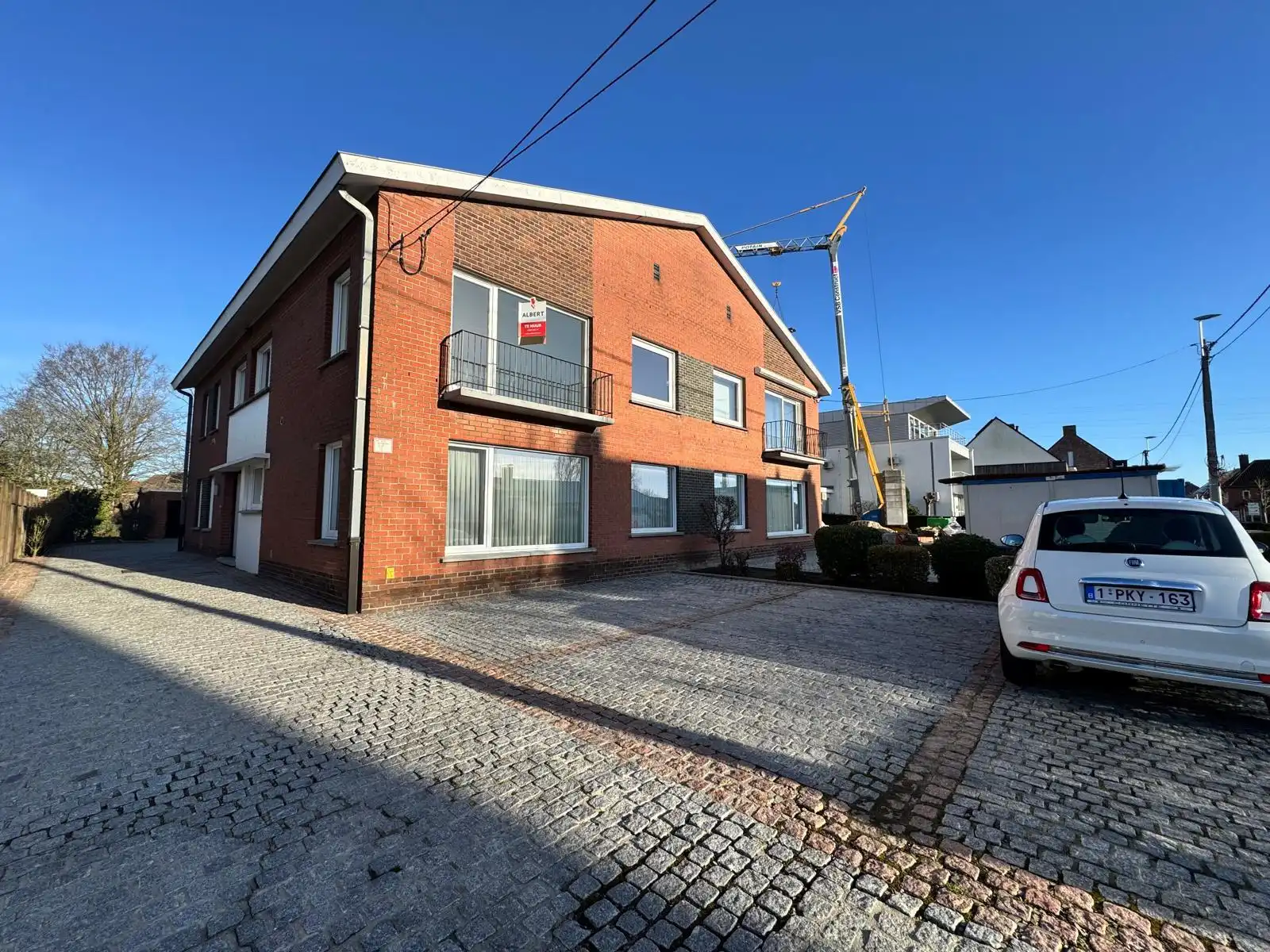 Ruim appartement met 2 slpks, tuin en garage in Rumbeke foto 2