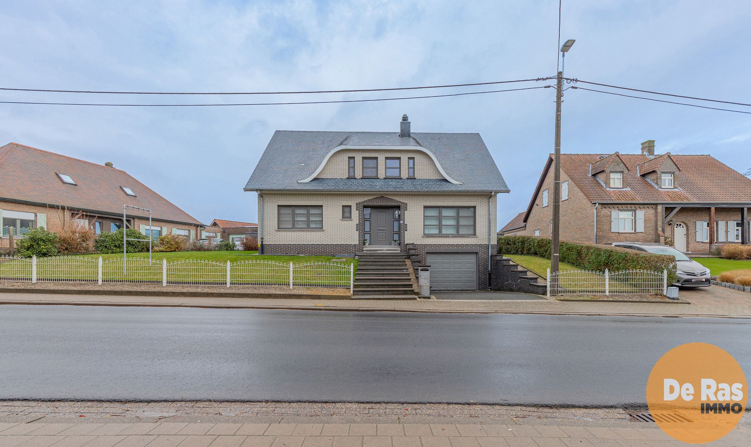 AAIGEM - Ruime villa met 4 slpks, tuin en garage! foto {{pictureIndex}}