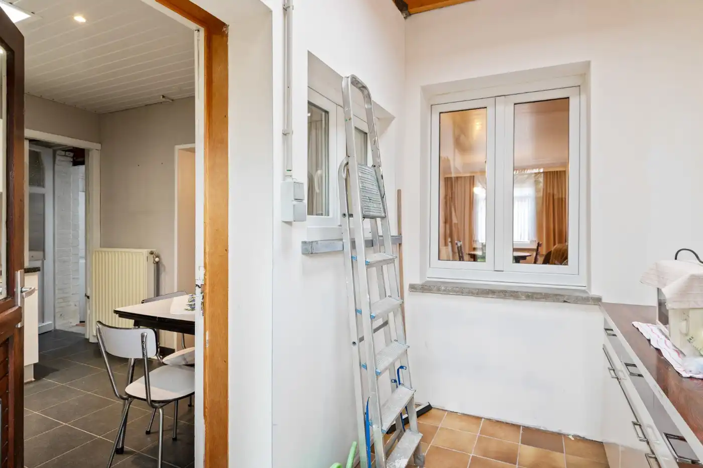 Leuke starterswoning met 2 slpk., garage en gezellig west-tuintje foto 12