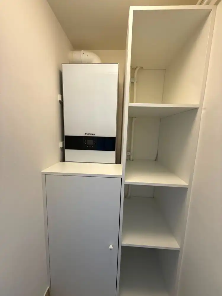Mooi, gerenoveerd twee-slaapkamerappartement op het tweede verdiep foto 10