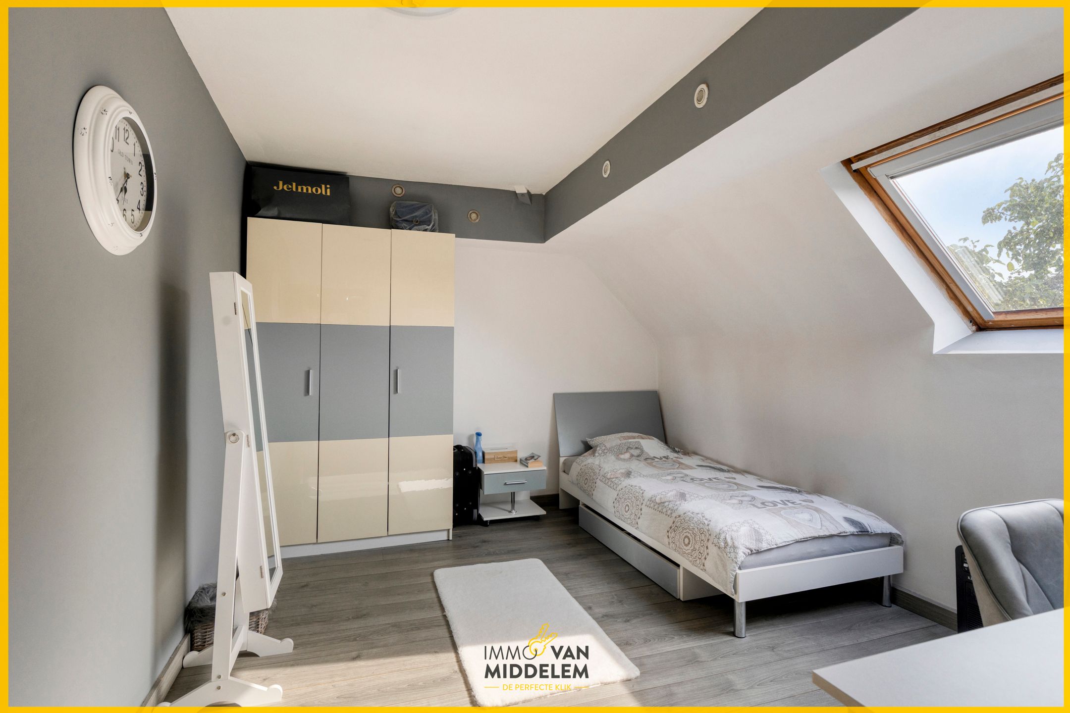 ZEER GROTE, RUSTIG GELEGEN VILLA MET 9 KAMERS foto 18