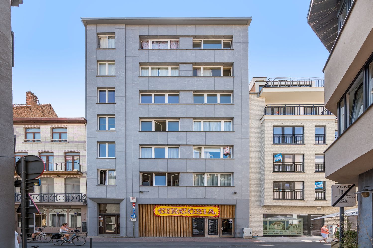 Ongemeubeld knus appartement met één slaapkamer in centrum van Blankenberge. Dichtbij de Zeedijk en alle handelszaken. foto 8