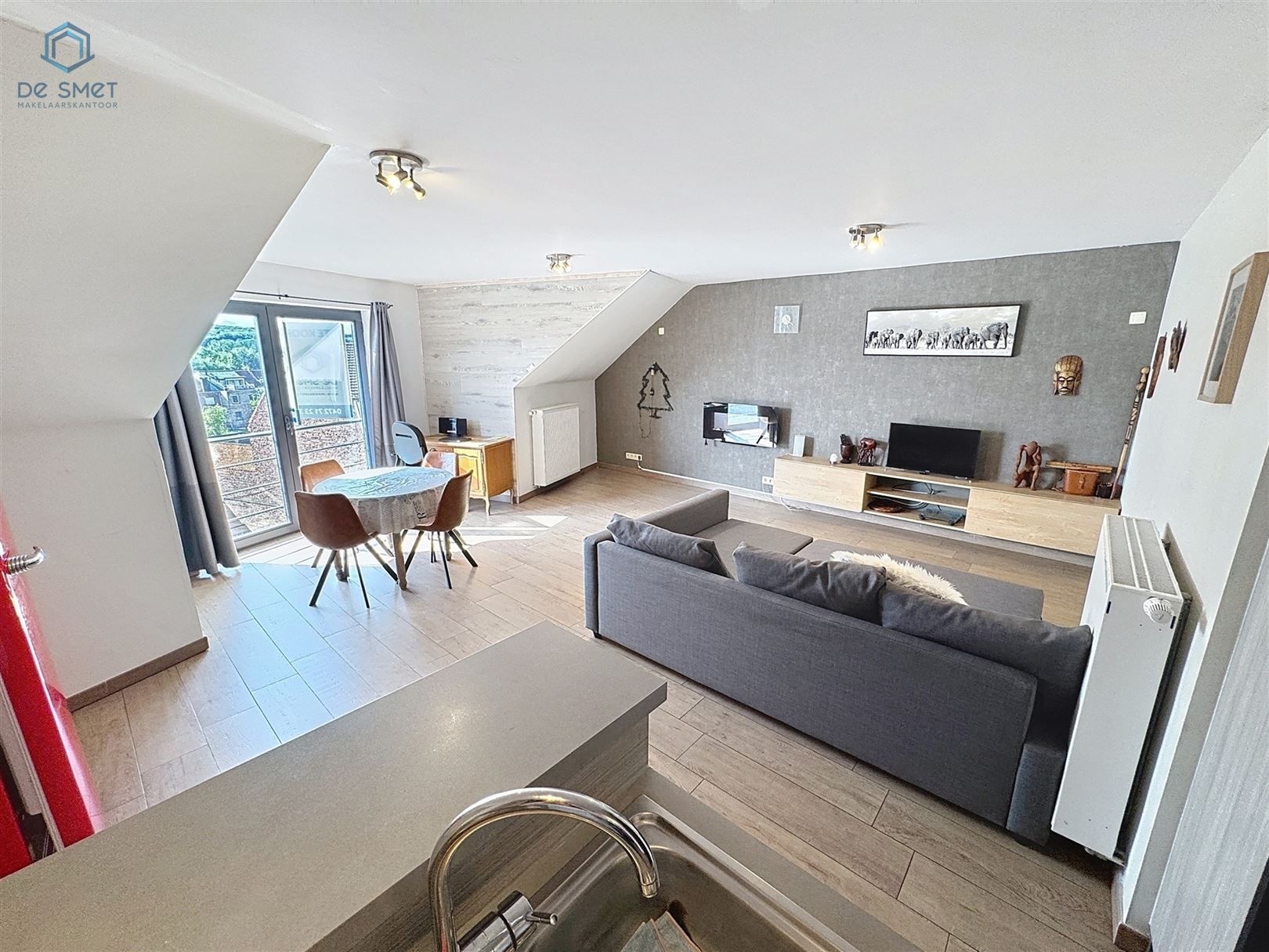 Instapklaar bemeubeld en Energiezuinig Appartement met 1 Slaapkamer, Terras, Berging én Staanplaats in Geraardsbergen foto 2