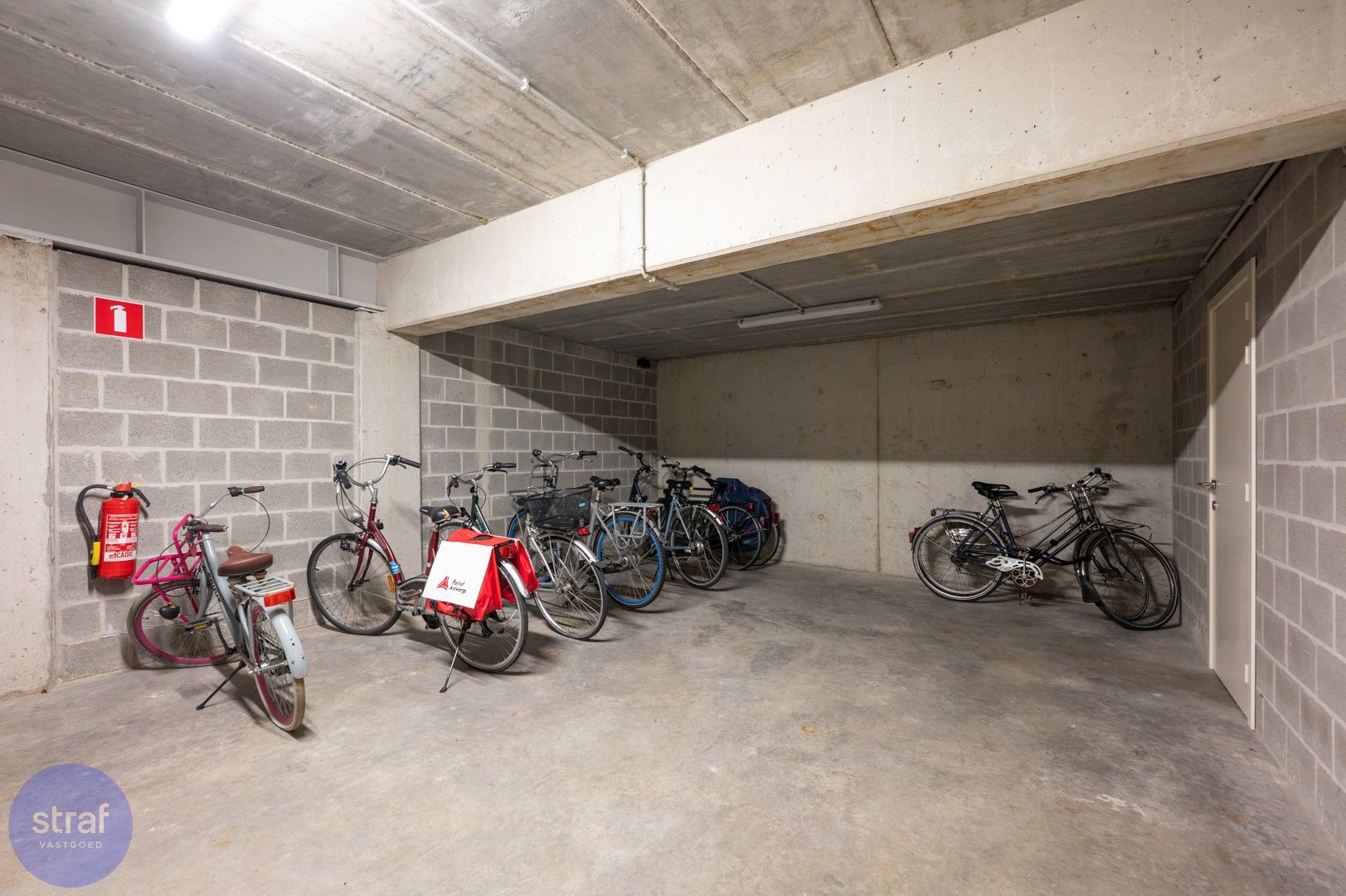 Gezellige gelijkvloerse studio met zonnige tuin foto 13