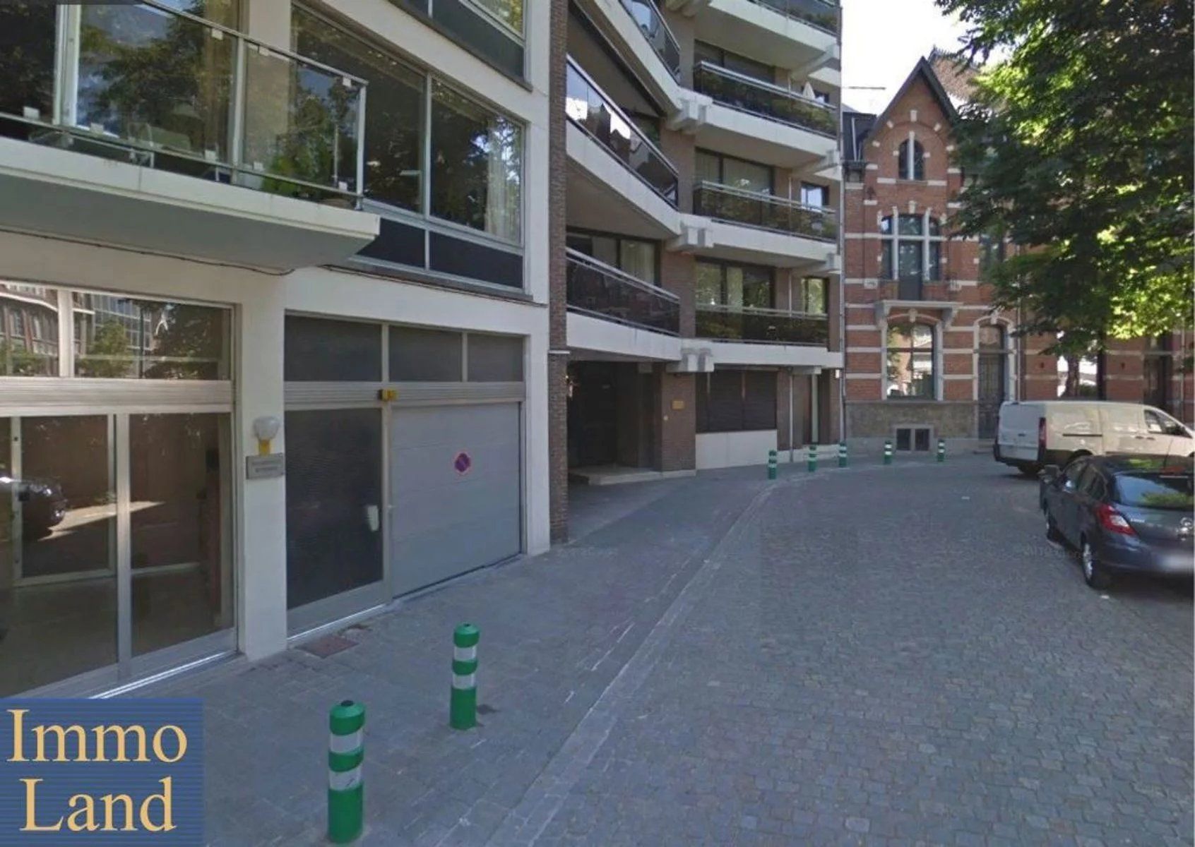 Autostandplaats op de kleine ring van Hasselt te koop. (Meer info via www.immoland.com) foto 2