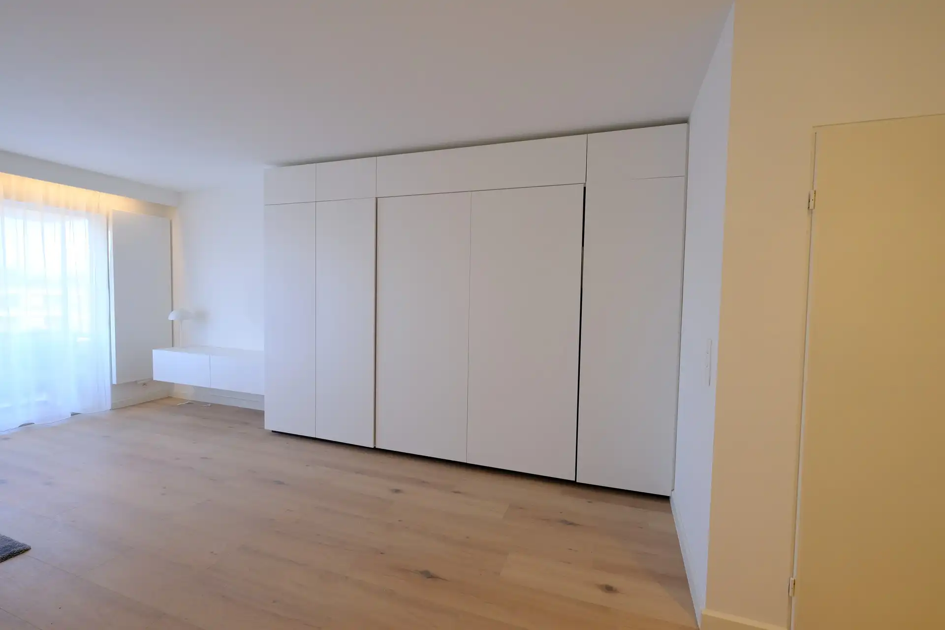Gerenoveerde gemeubelde studio in centrum Hasselt met autostaanplaats foto 13