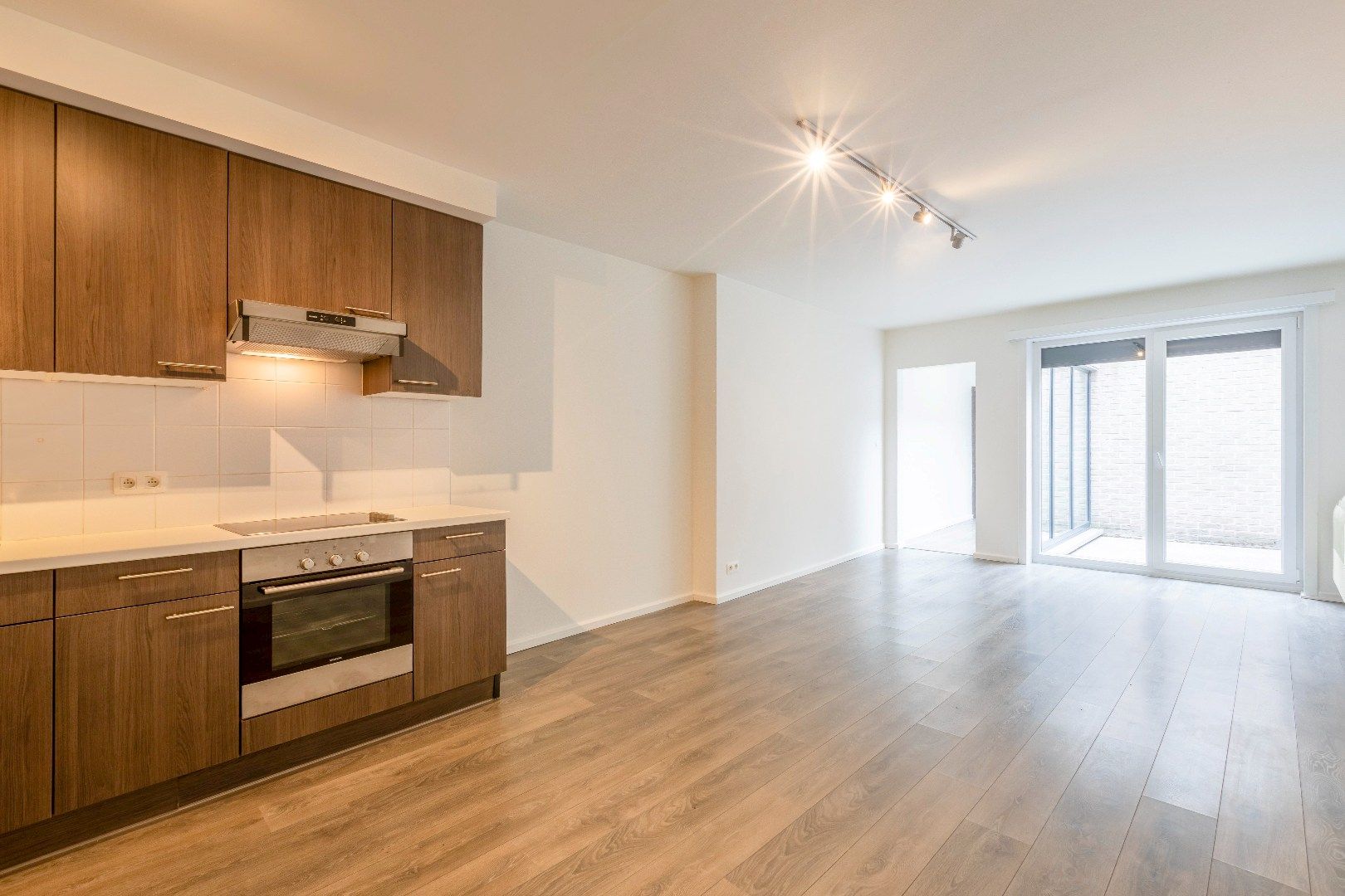 Gelijkvloers 1-slpk-app. met 2 terrassen op toplocatie in Eeklo foto 2