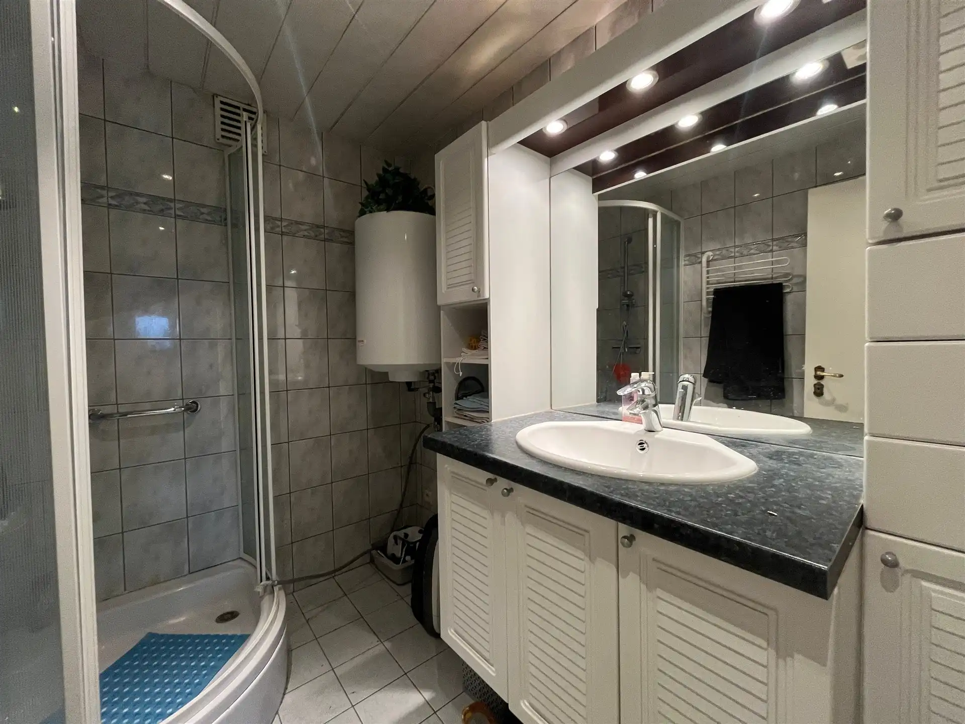 2 slaapkamer appartement met terras foto 7