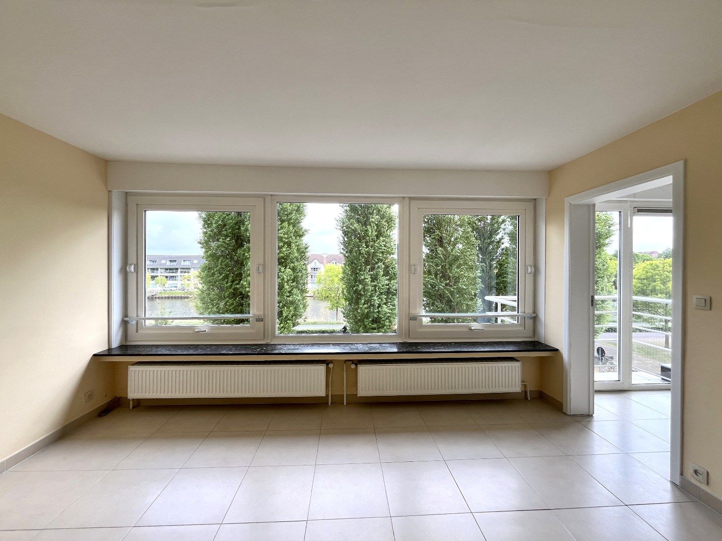 Lichtrijk 3-slpkr appartement met garage foto 5