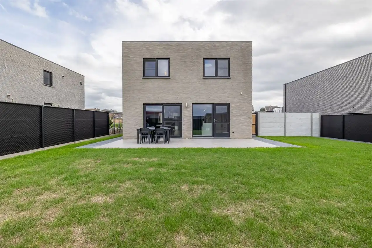 Instapklare nieuwbouwwoning in geliefde wijk foto 32