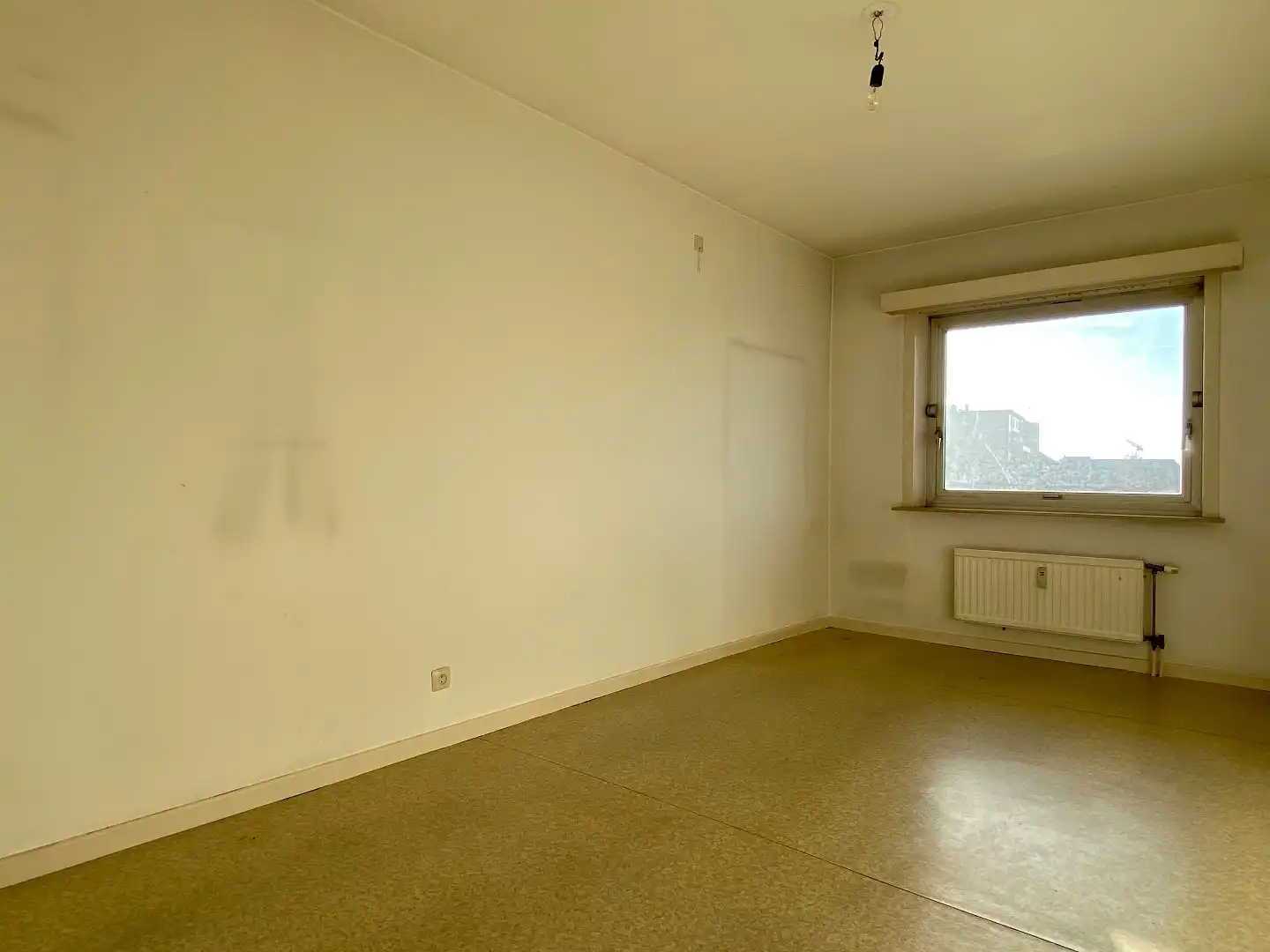 Appartement met 2 slaapkamers en staanplaats op de markt van Harelbeke  foto 8