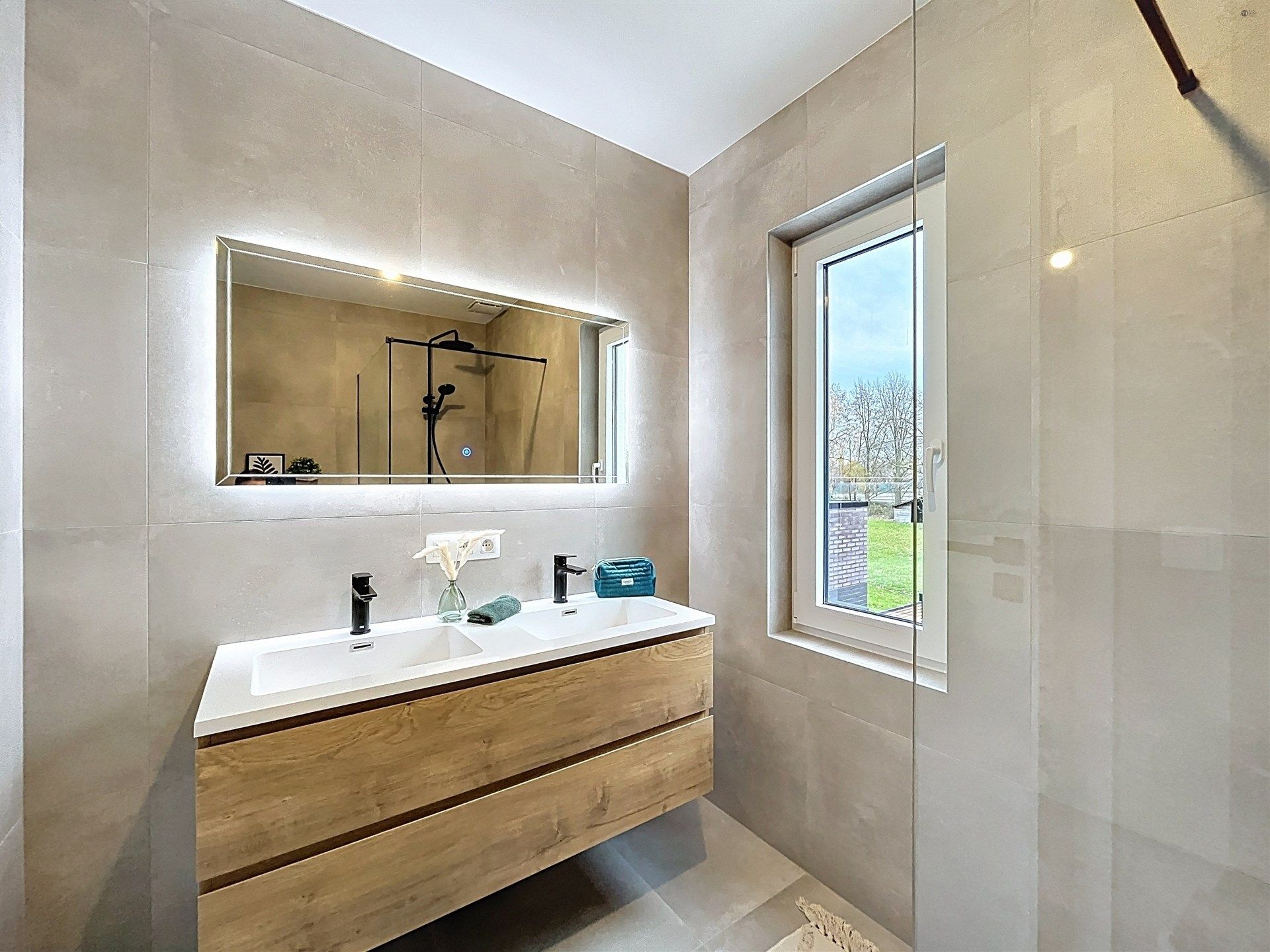 Energiezuinige gezinswoning met 4 slpk op een perceel van 610 m² foto 14