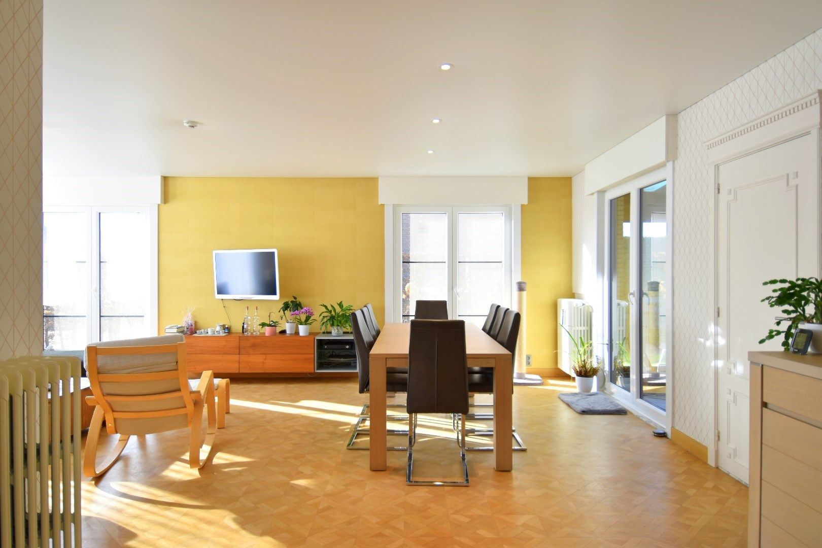 Ruime villa met 6 slaapkamers, mooi stukje tuin én residentiële ligging te Bavikhove foto 2