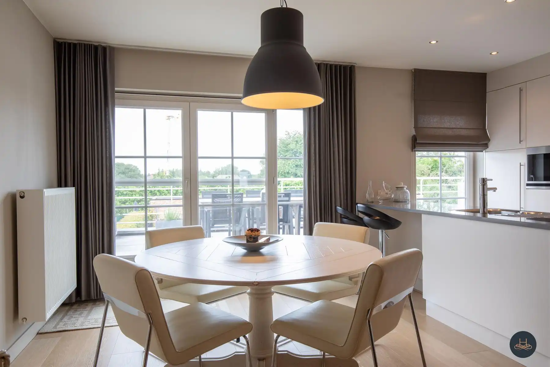 Gezellig appartement met groot terras foto 9