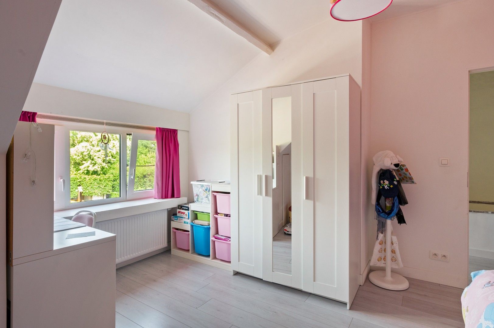 Gerenoveerde woning met 4 slpk, ruime tuin in rustige buurt foto 17