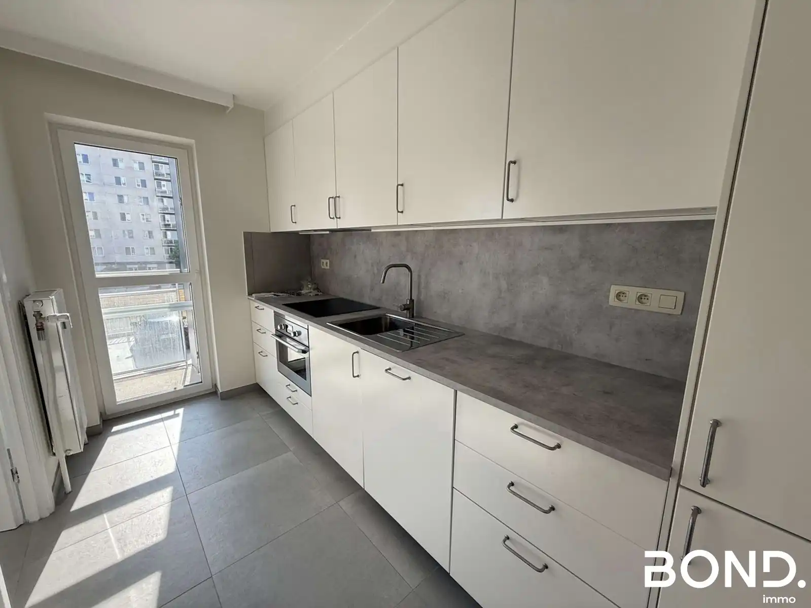 Volledig gerenoveerd appartement met 2 slaapkamers en ruim zonneterras te huur in Heverlee (Leuven) foto 4