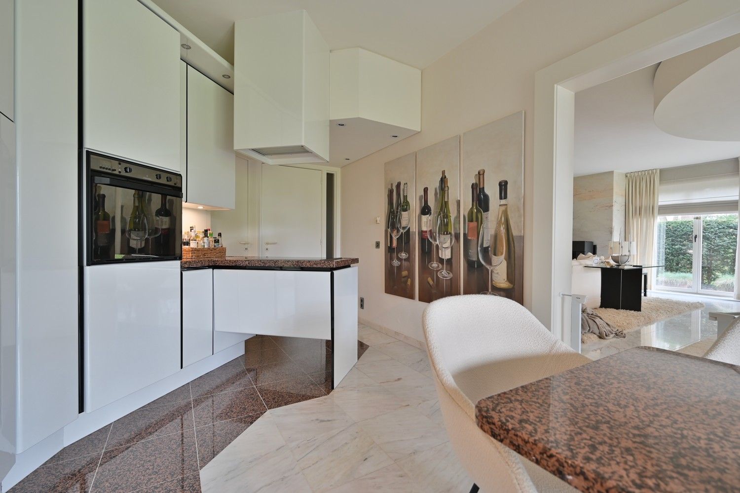 Exclusief, gelijkvloers villa-appartement van 275 m² met 4 slaapkamers, op unieke locatie in Parkdomein Petersheim, nabij het centrum van Lanaken foto 9