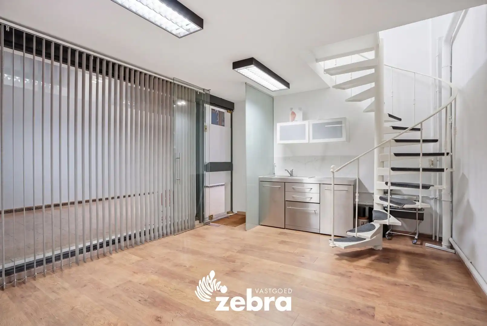 Handelspand met commerciële topligging in Roeselare! foto 2