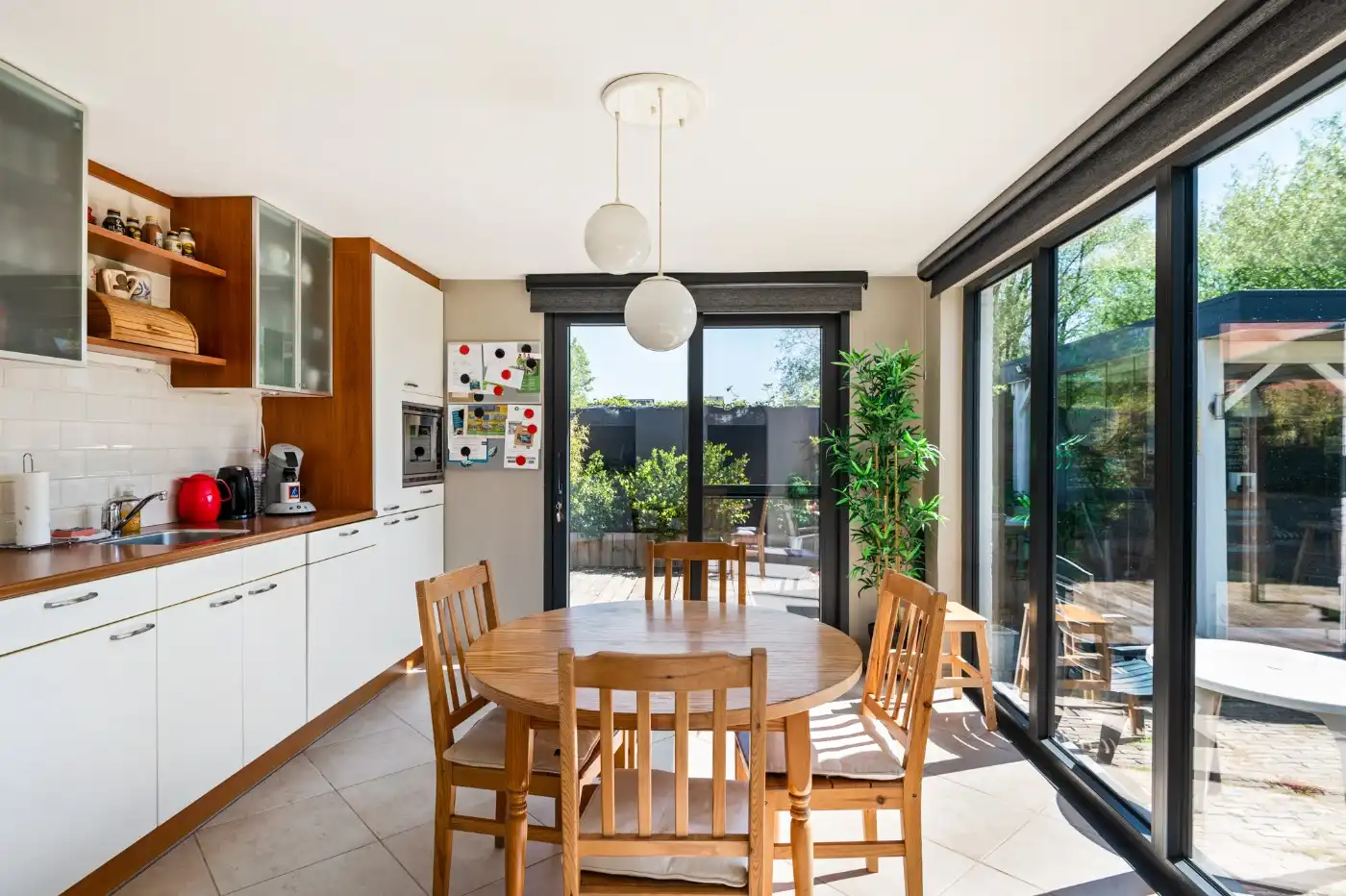 Instapklare, vrijstaande woning met 2 slpk., tuin en garage foto 7