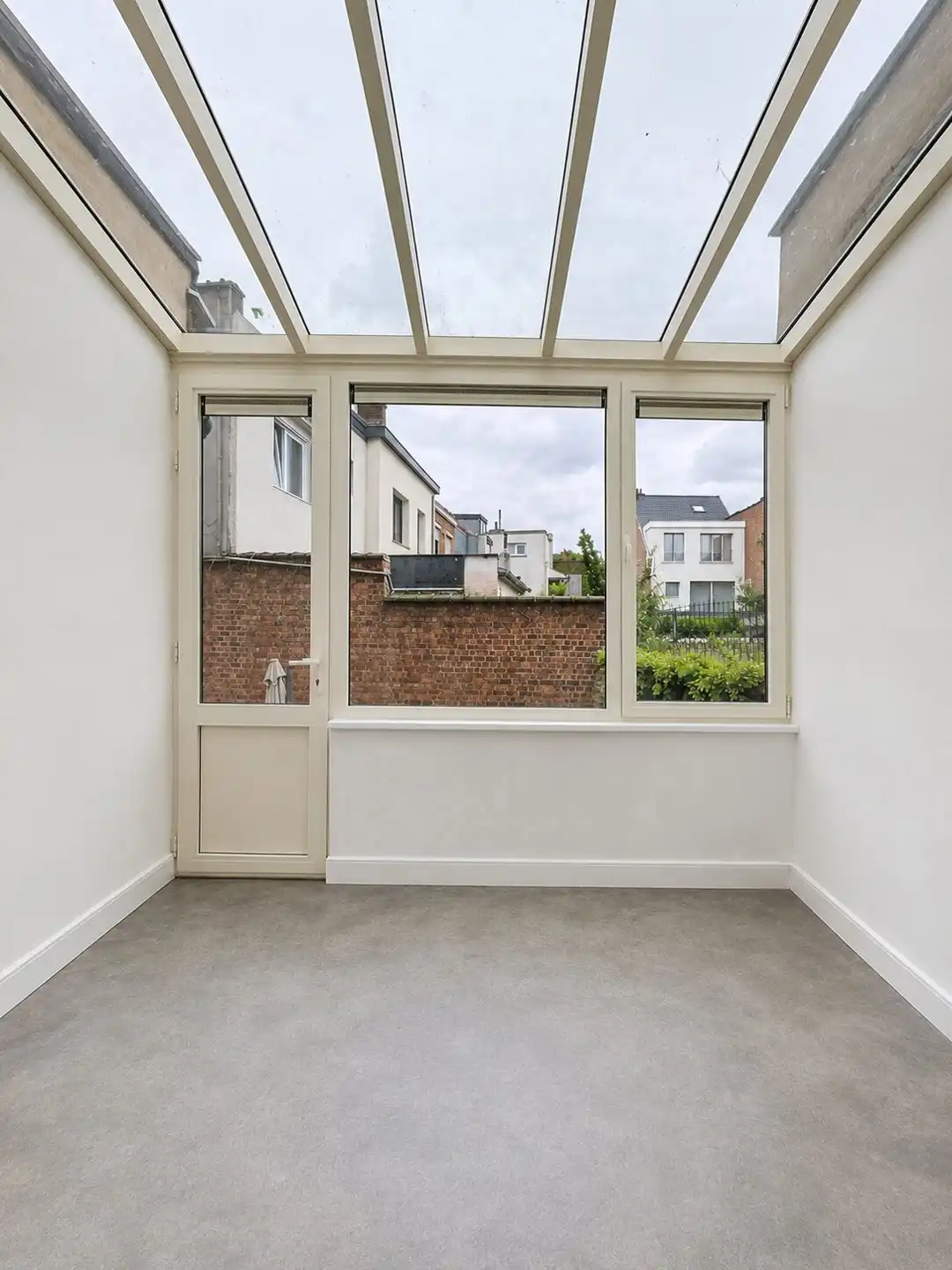 Luxe gelijkvloersappartement met stadstuin en garage box foto 6