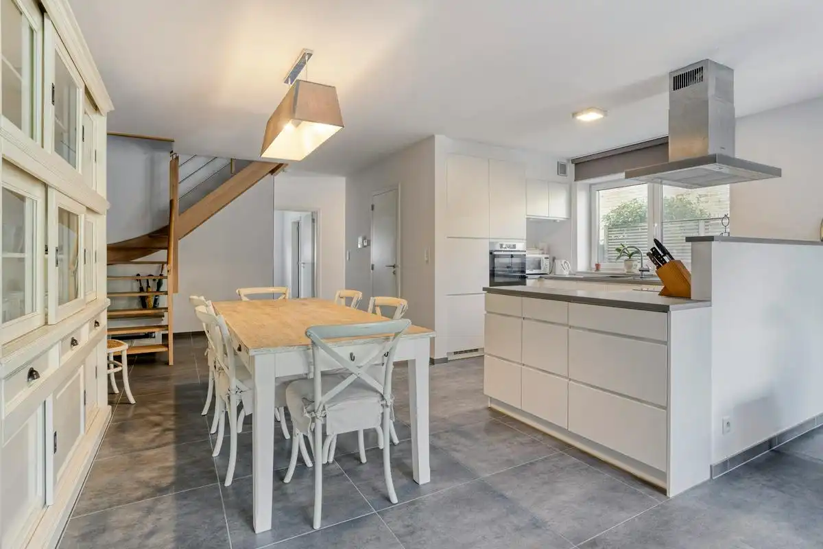 Moderne en energiezuinige halfopen bebouwing te koop foto 9