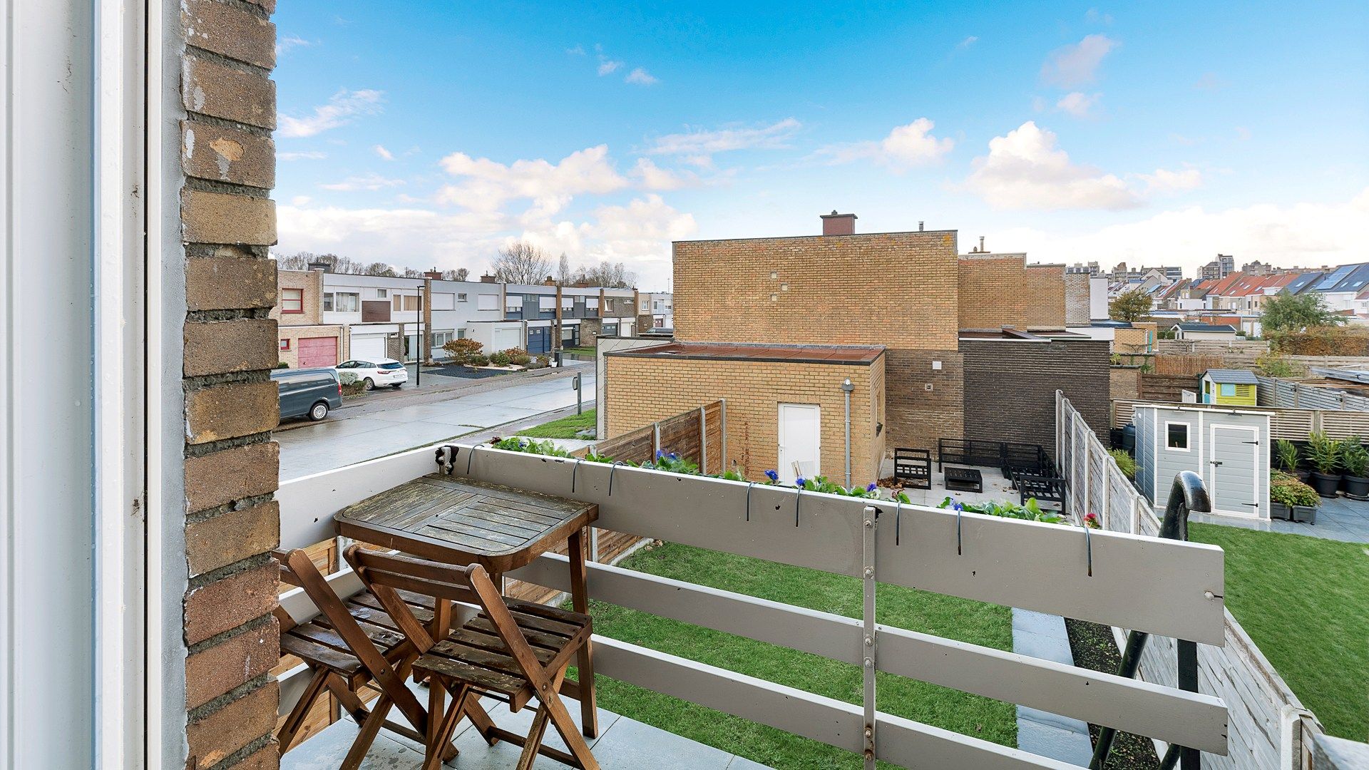 Halfopen woning met 2 garages en tuin te Heist foto 9