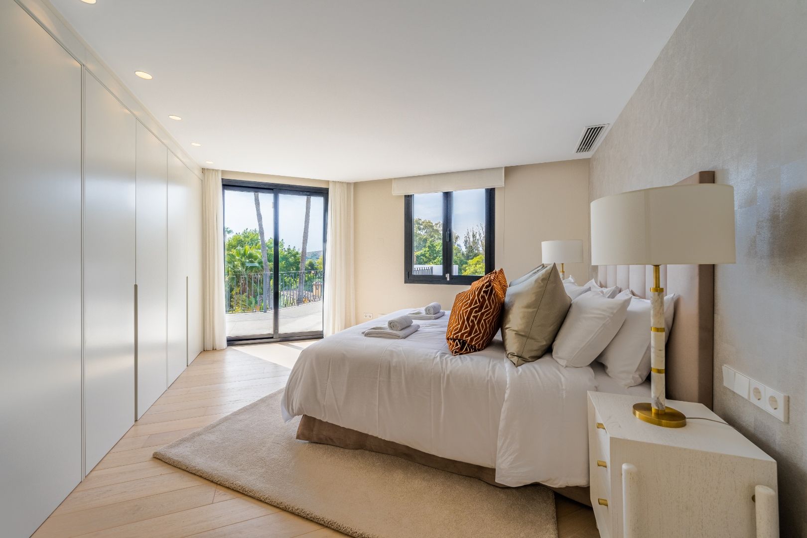 Uitmuntende mediterrane villa met modern interieur nabij El Paraiso, New Golden Mile of Estepona foto 11