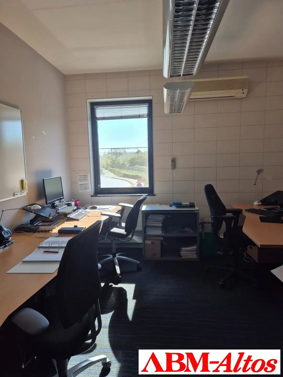 Kantoorgebouw van ca 340m2  te koop foto 8