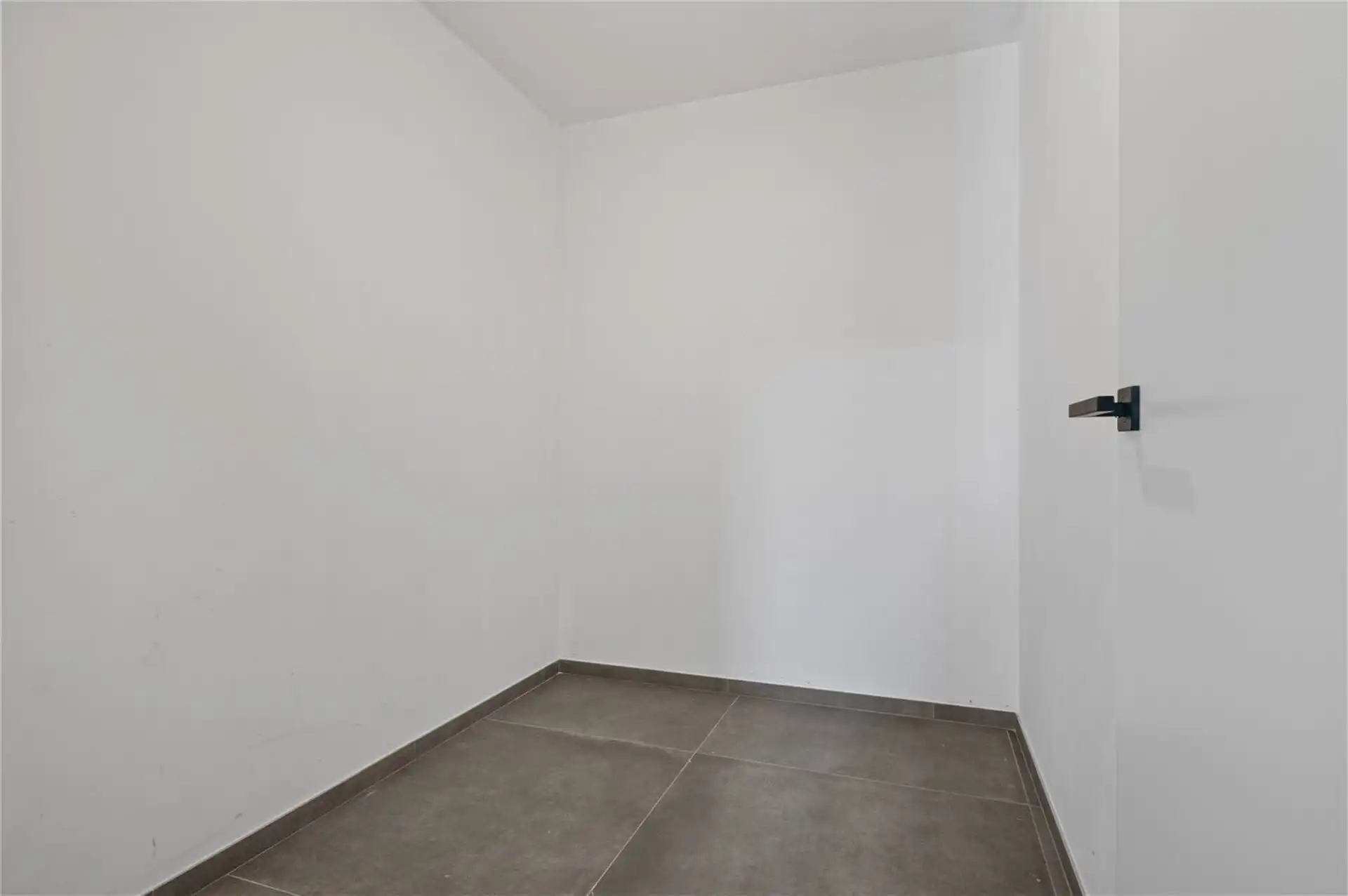 Zeer ruime woning met 4 slpks en tuin foto 19