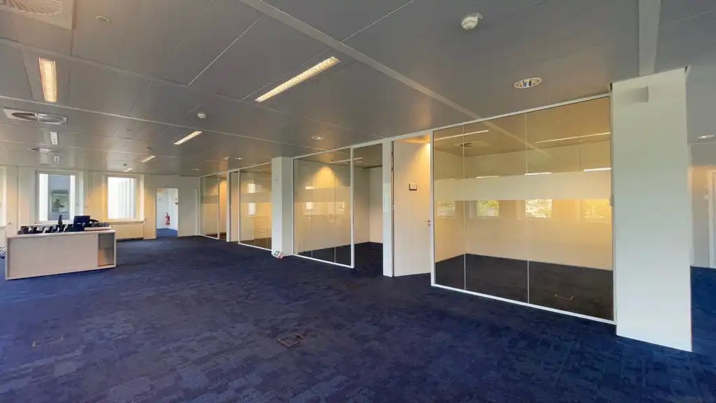 Instapklare kantoren te huur vlakbij E19 in Kontich foto 4