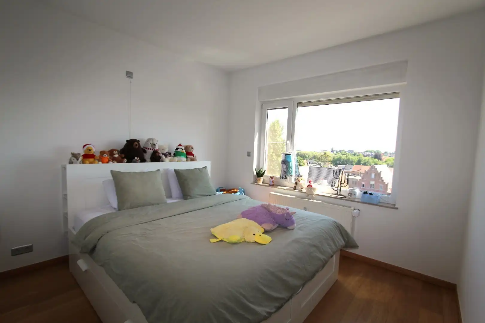 RUIM APPARTEMENT MET 3 SLAAPKAMERS foto 10