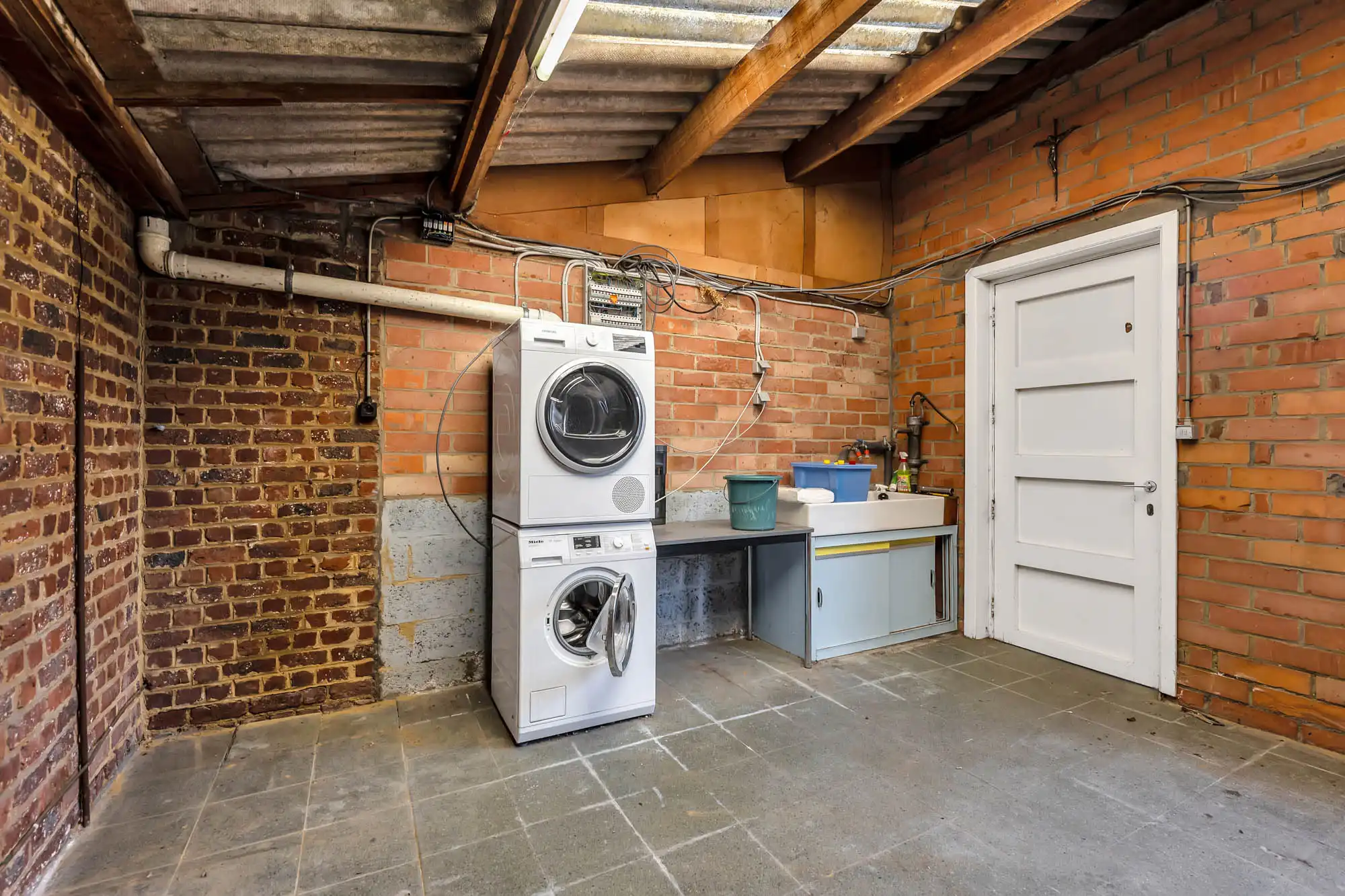 Robuuste woning op ruim perceel foto 12