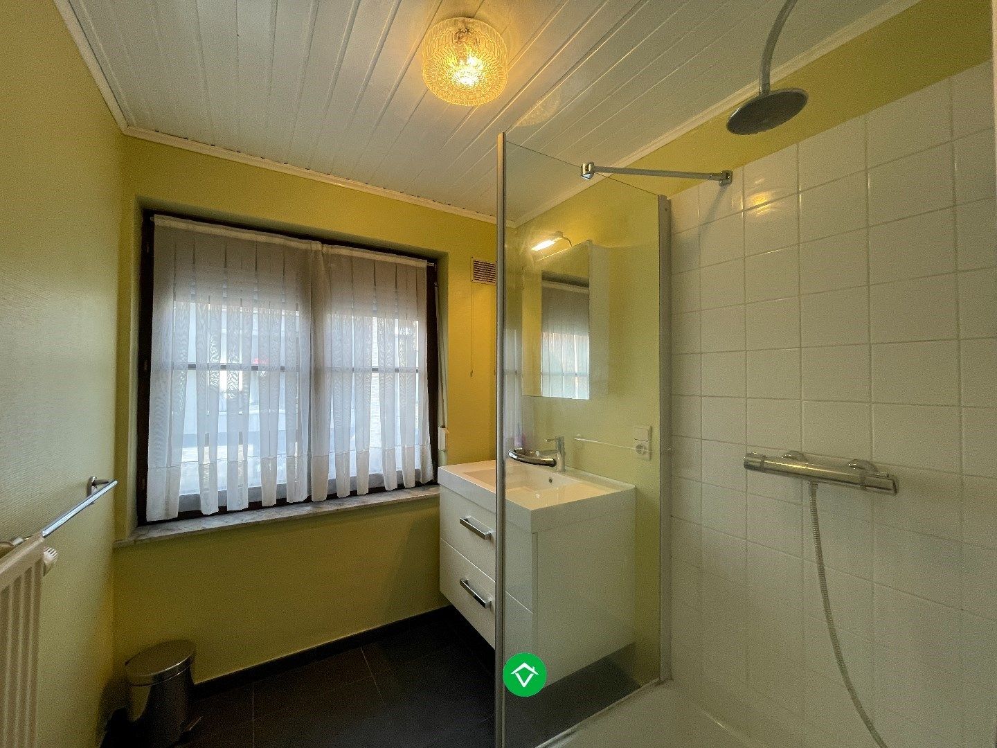 Gezellige rijwoning met 3 slaapkamers, terrastuin en garage te Kachtem foto 13