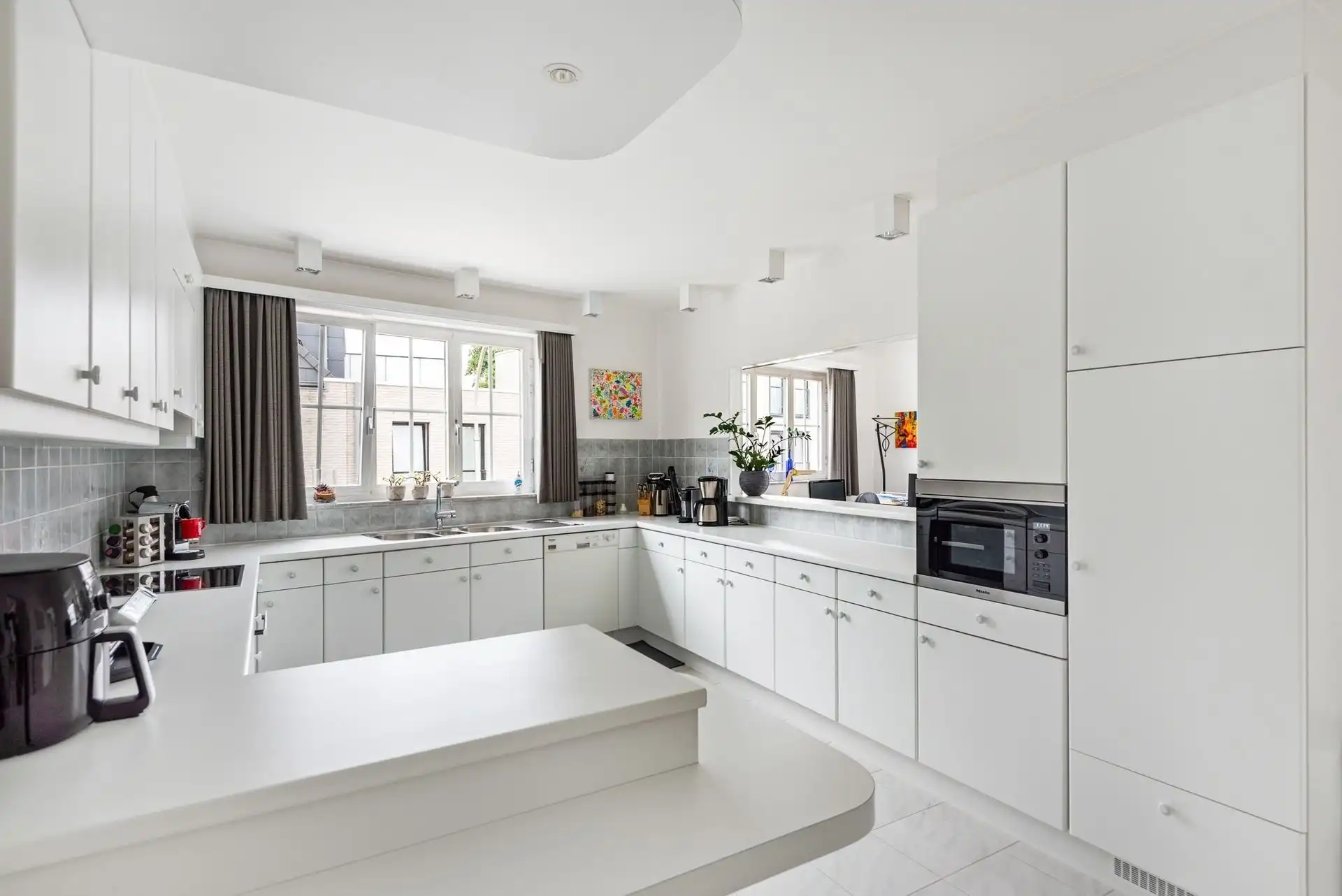 GELIJKVLOERS KANTOOR MET WONING foto 11