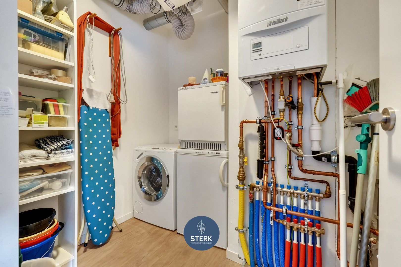 RECENT APPARTEMENT INCLUSIEF PARKING + 2 BERGINGEN IN CENTRUM LANAKEN !  foto 17