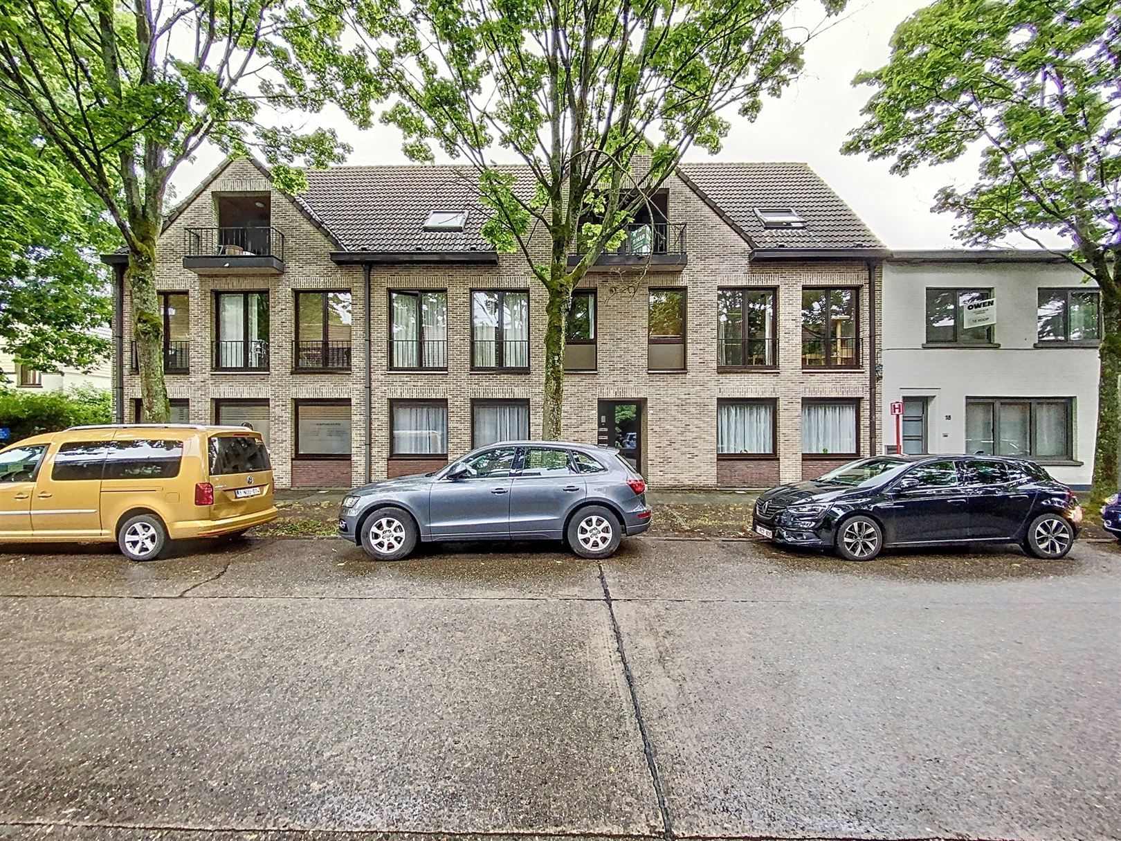Duplexappartement met lift en terrassen nabij centrum Brasschaat  foto {{pictureIndex}}