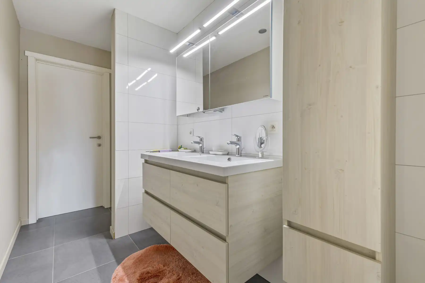 Ruime karakterwoning met 6 kamers, 3 badkamers en tuin foto 34