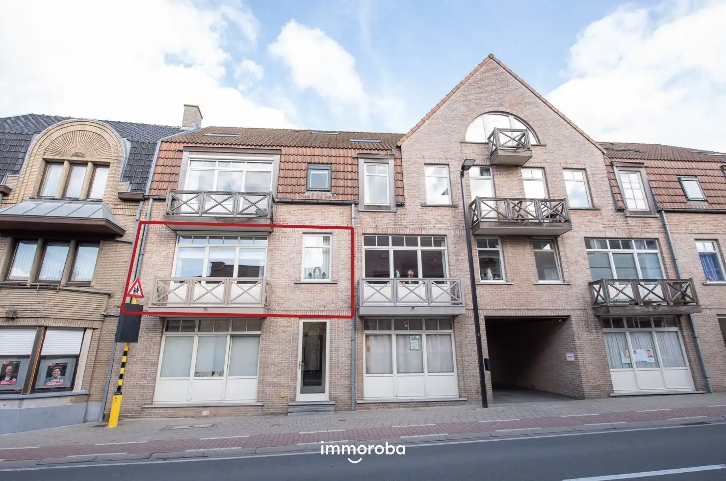 Goed onderhouden appartement (1 slaapkamer) met garage centrum Anzegem. foto {{pictureIndex}}