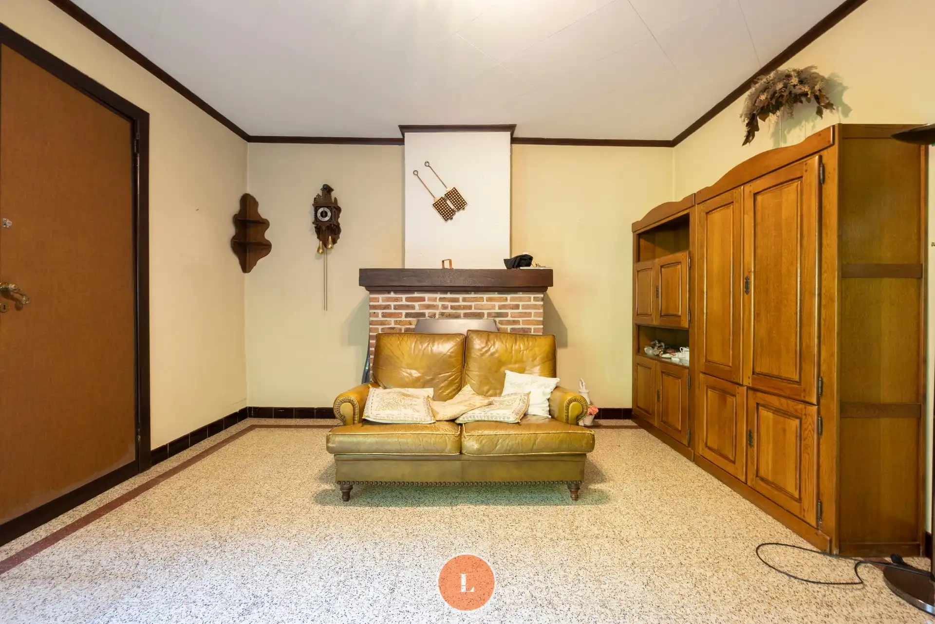 Karaktervolle te renoveren woning foto 6