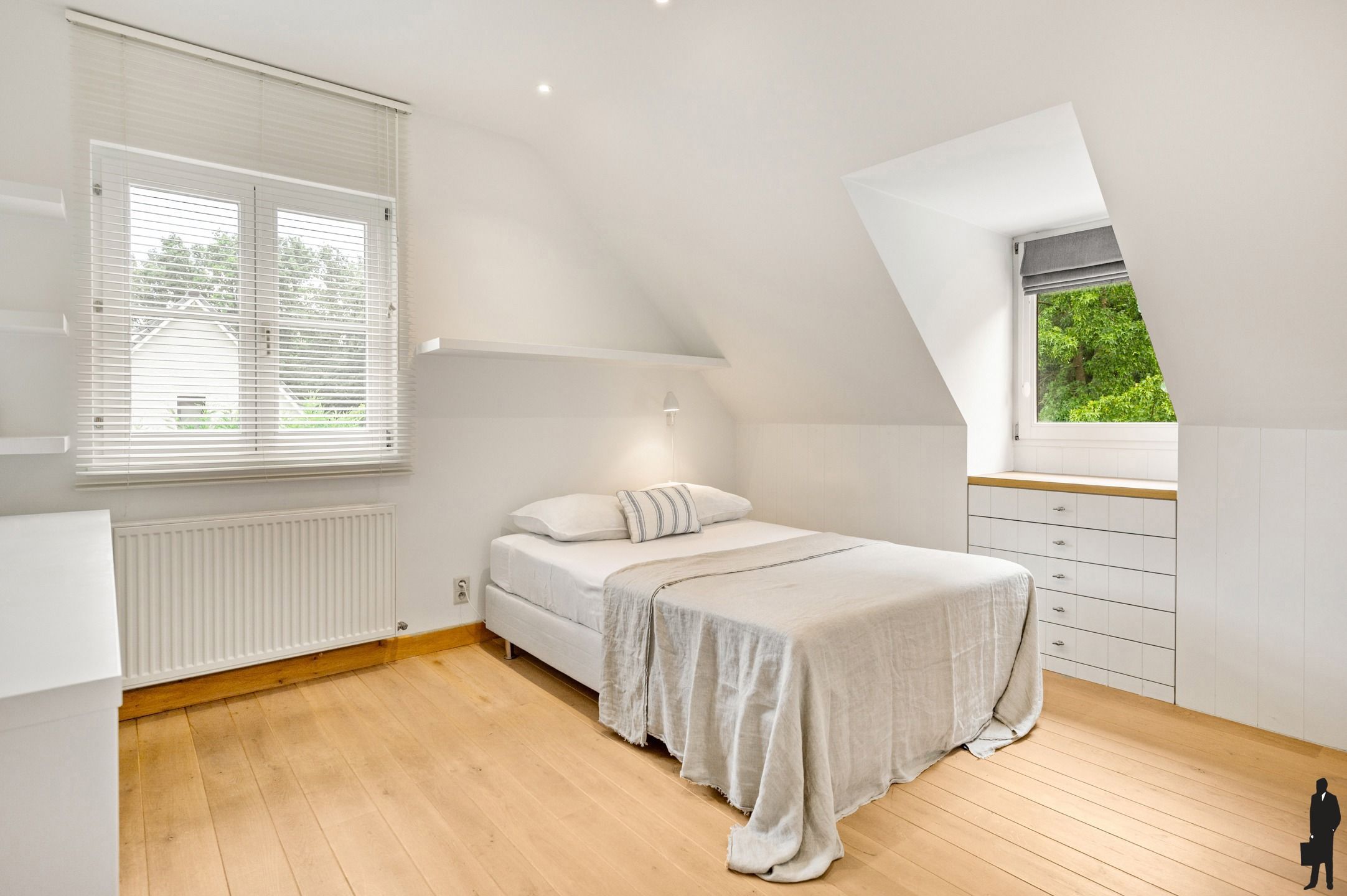 Recente villa met poolhouse en zwemvijver in Zoersel (Halle) foto 28
