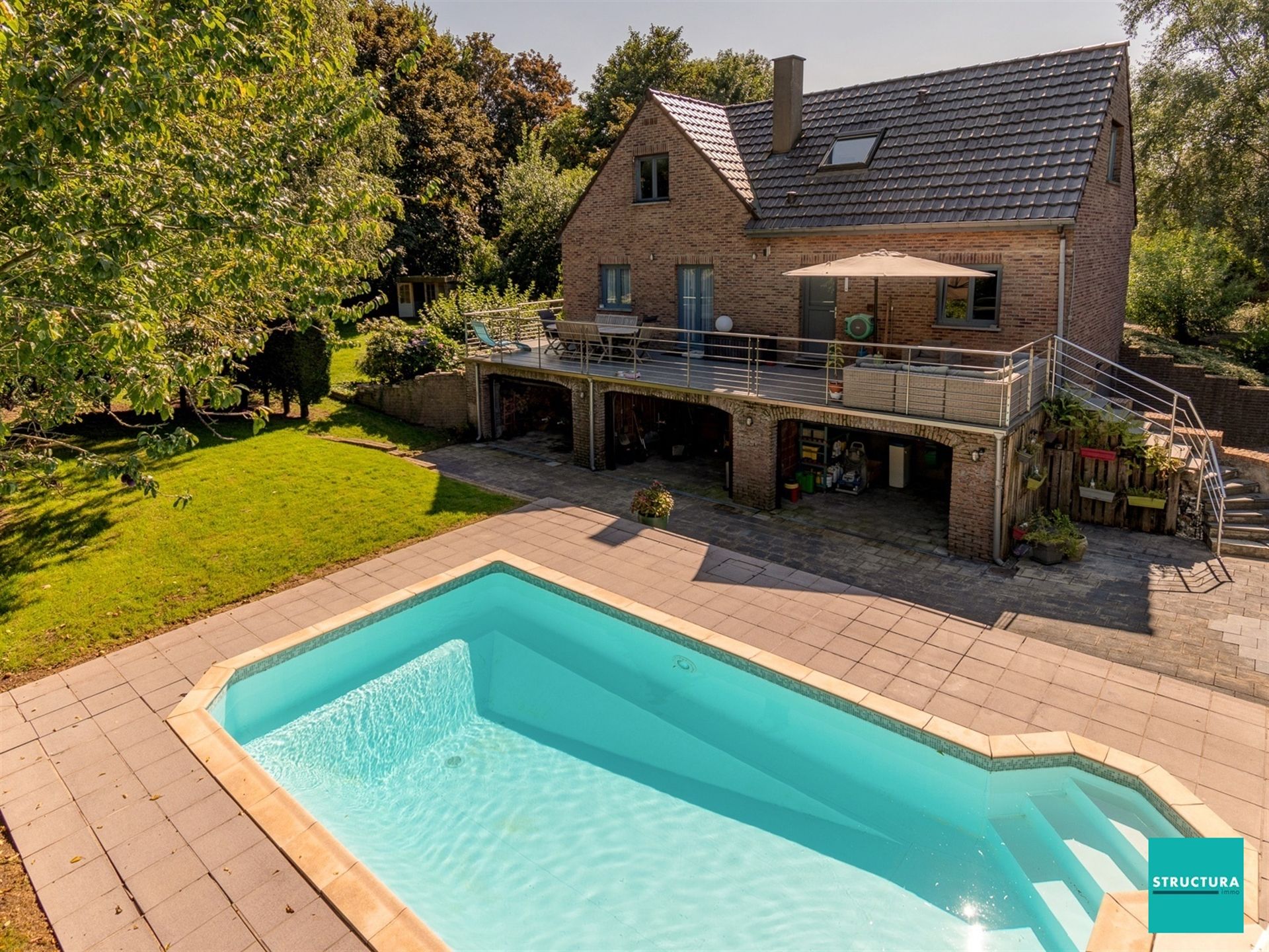 Prachtige villa met 5 slaapkamers en zwembad foto {{pictureIndex}}