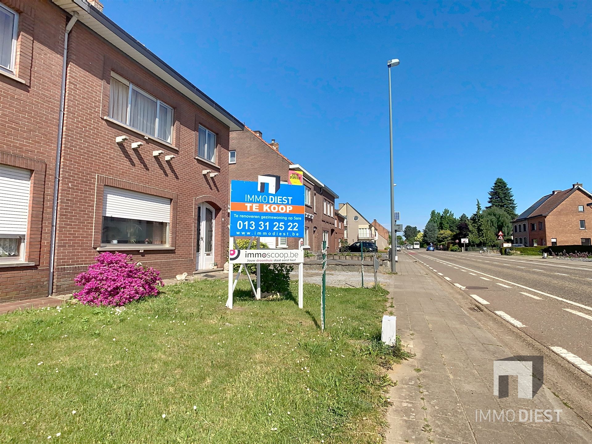 Te renoveren woning op gunstige locatie dicht bij centrum foto 2