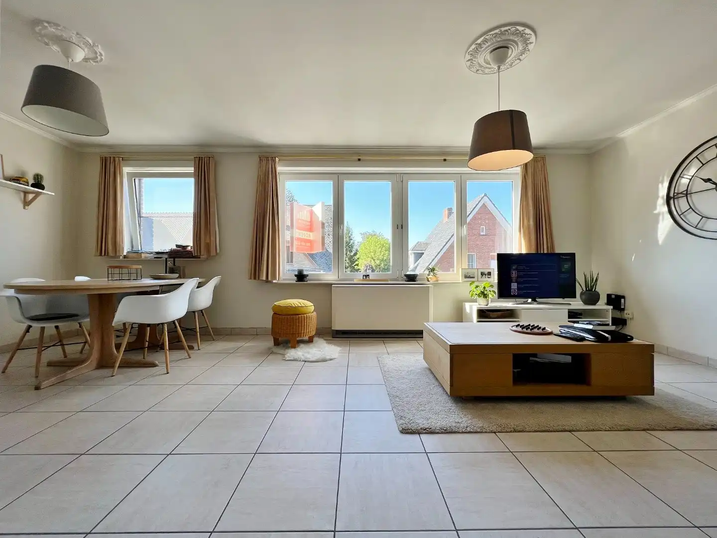 Rustig en tevens centraal gelegen appartement met ruim terras en garage.  foto 3