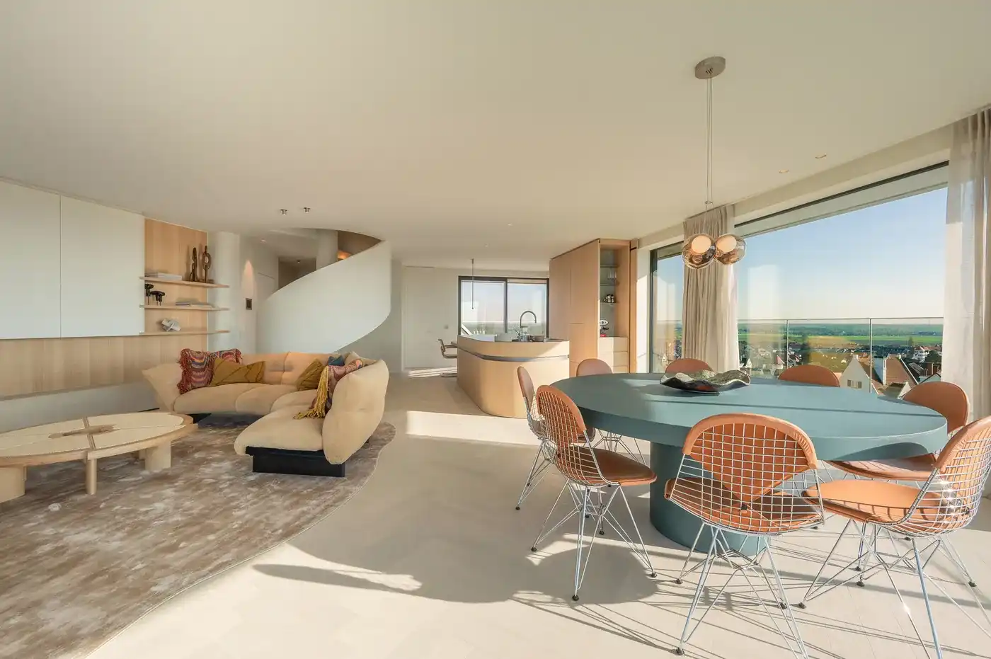 Uitzonderlijk duplex penthouse met een ideale oriëntatie en een fenomenaal panoramisch zicht over de Noordzee, Duinbergen en het Albertstrand foto 2